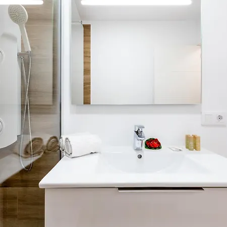 15 Parque San Eugenio Sea View أذيخي