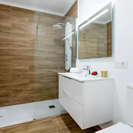 15 Parque San Eugenio Studio Sea View Apartment