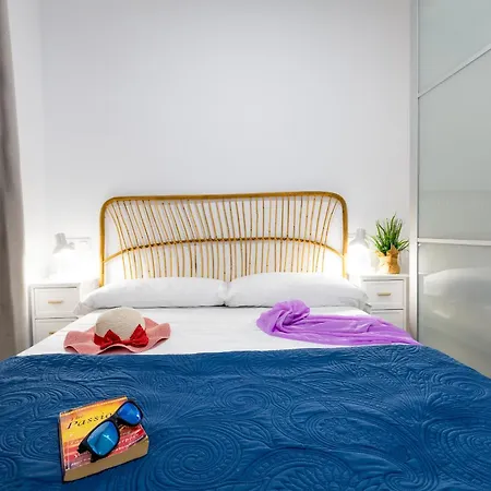 15 Parque San Eugenio Studio Sea View Apartment